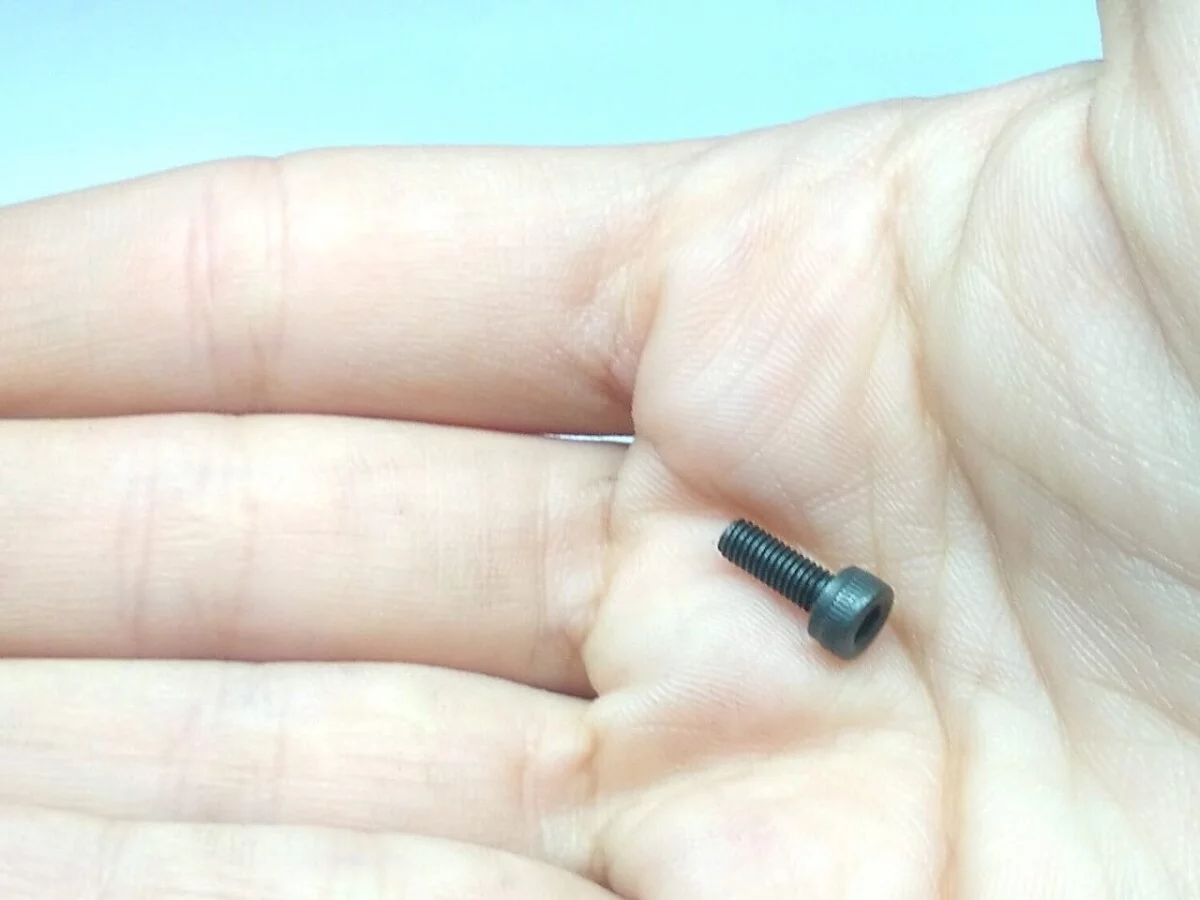 Tornillo hexagono Socket Cap Head M2 x 8mm  (10 unidades) - Imagen 2